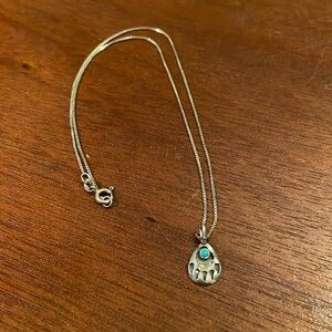 Sterling silver bear paw necklace 16 inch chain